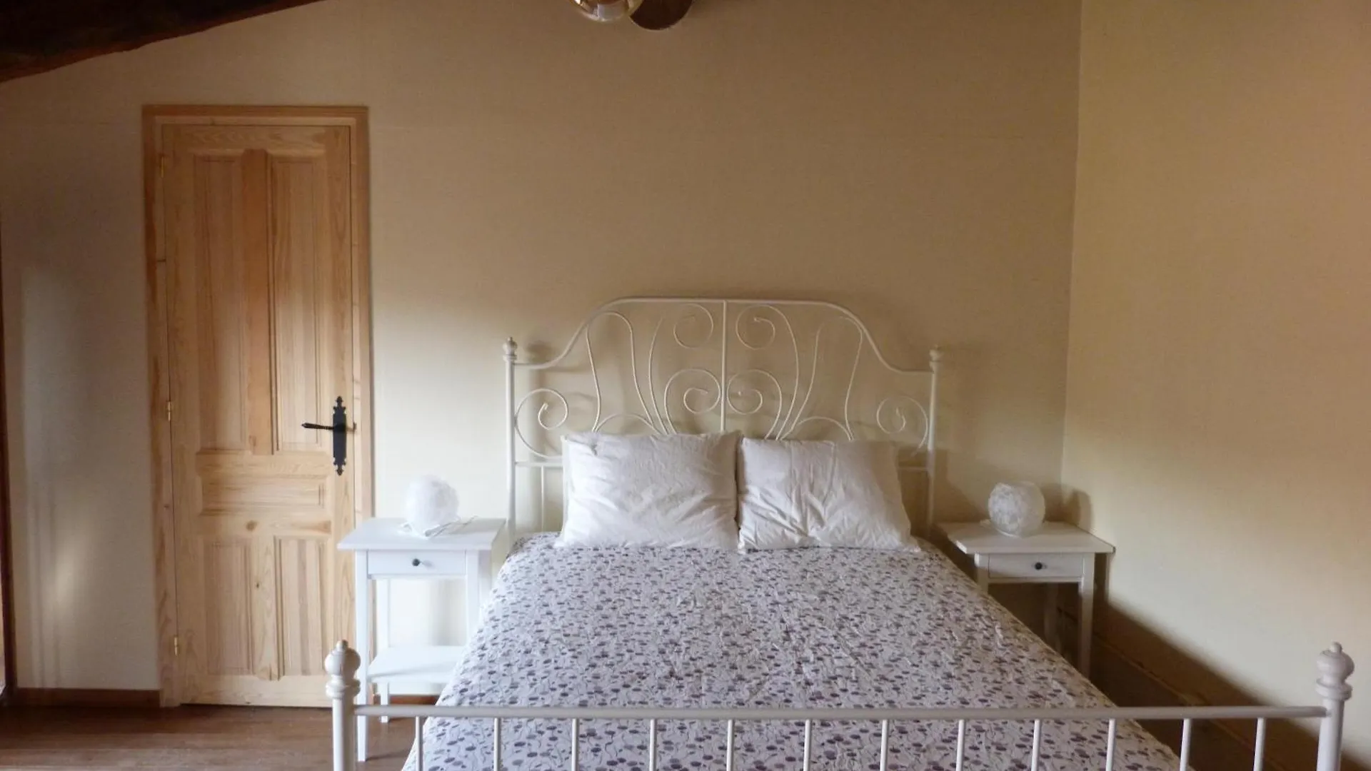 Les Magranes Bed & Breakfast Argelaguer