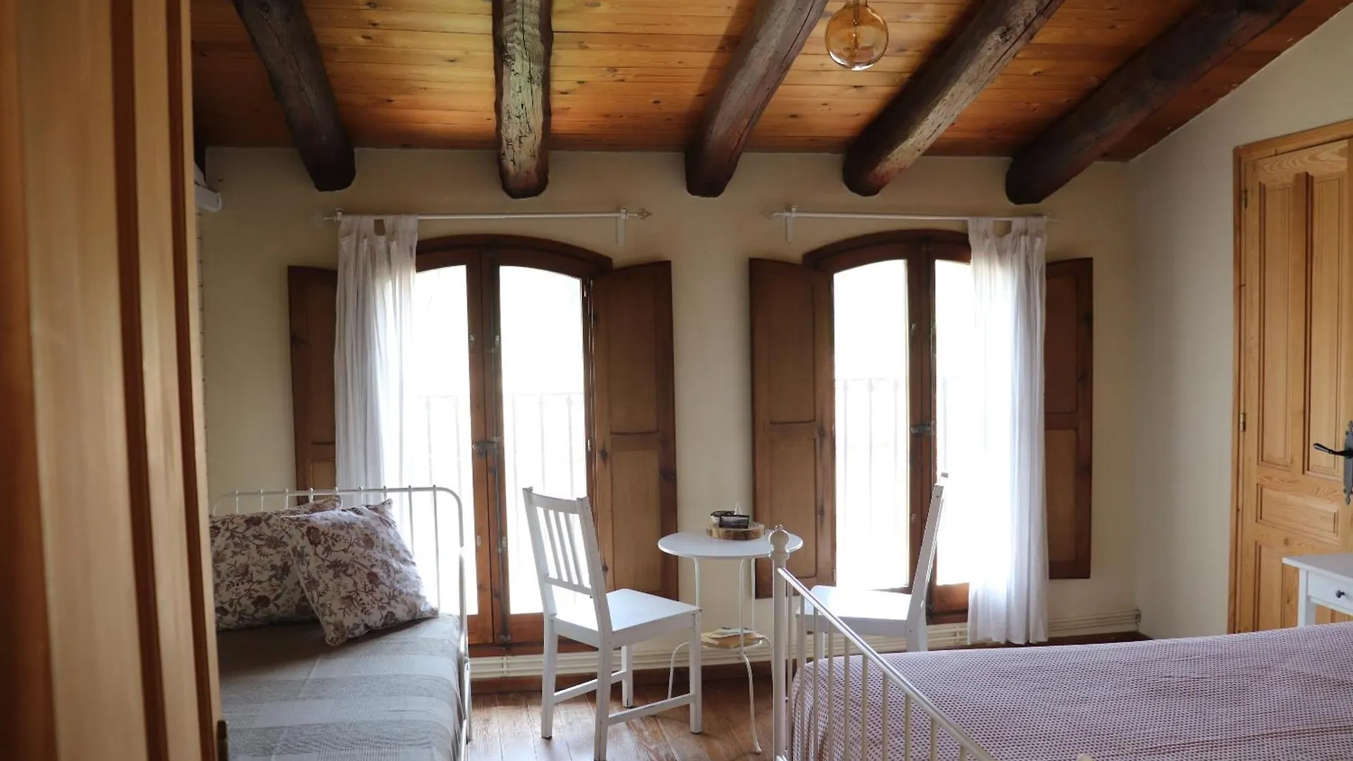 Les Magranes Bed & Breakfast Argelaguer