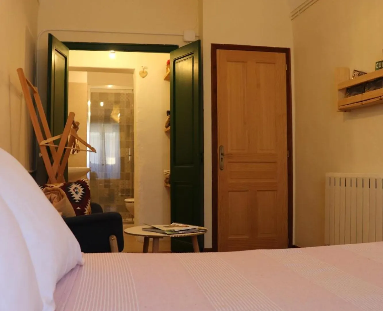 Les Magranes Bed & Breakfast Argelaguer